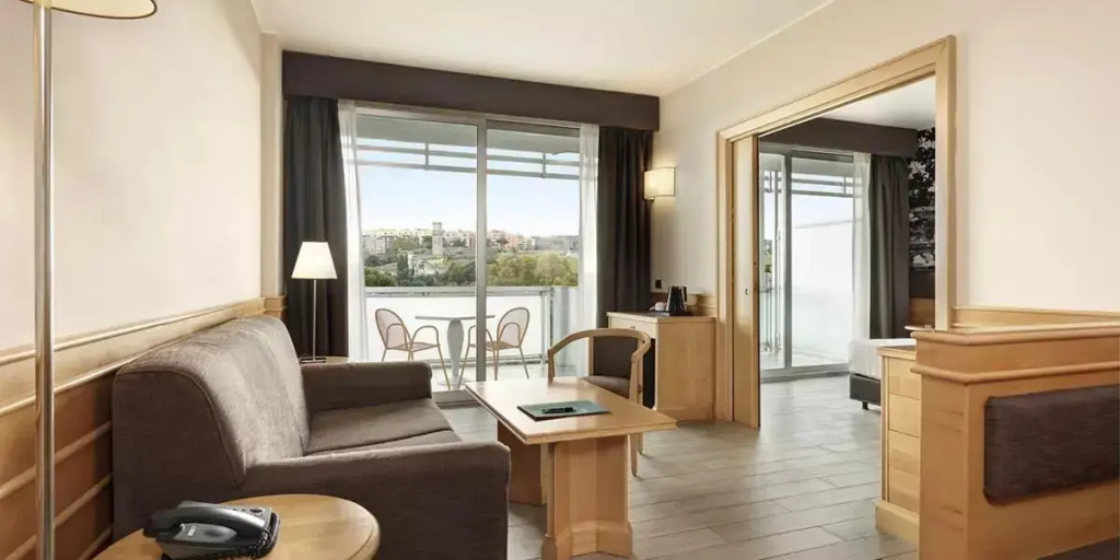 Double Junior Suite (full double bed)