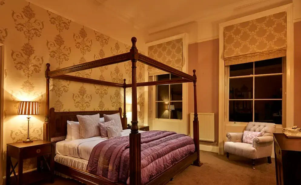 Georgian Double Suite (full double bed)