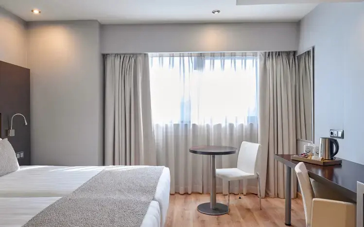 Hotel Turia Granada - Chambres