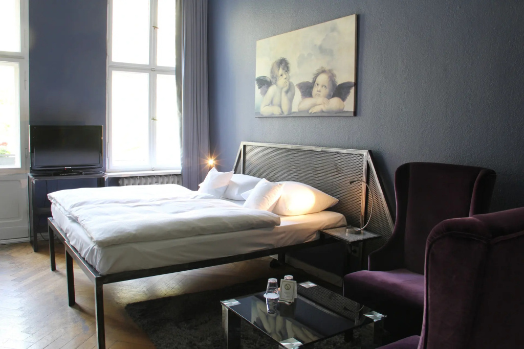 Standard Double room (full double bed)