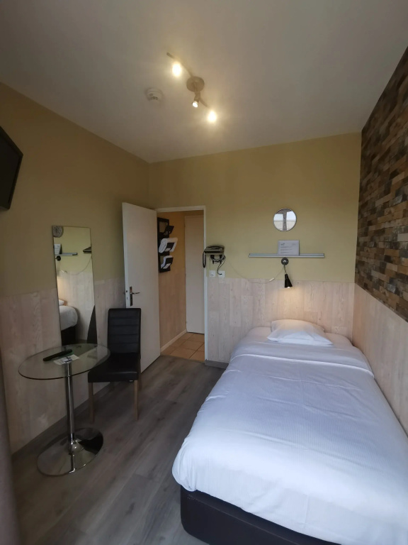 Compact Single room
