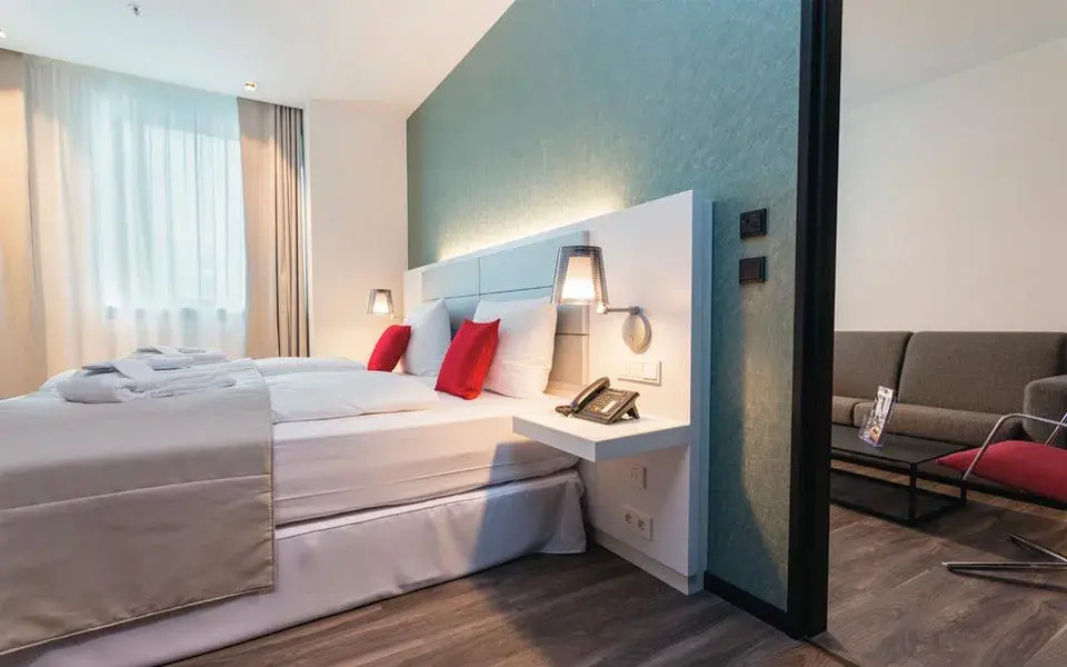 Double Suite (full double bed)