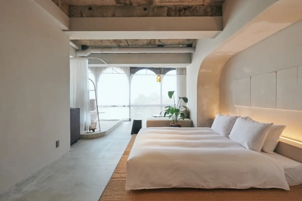 City View Double High Floor Suite (full double bed)