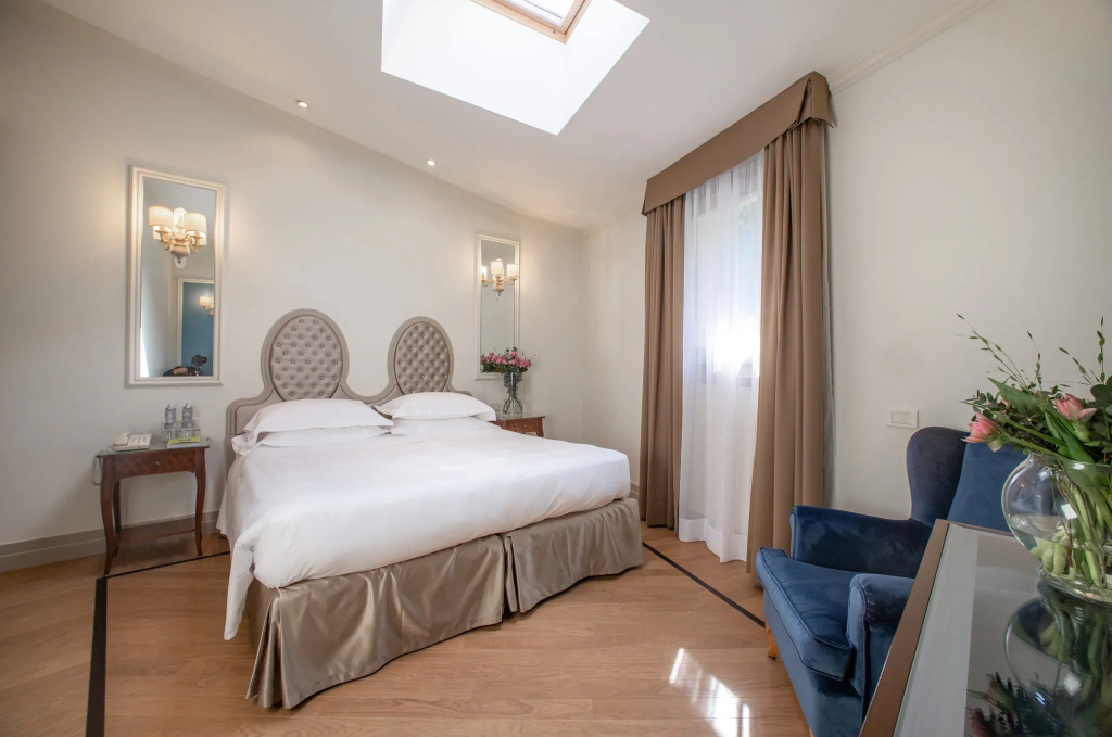 Standard Double room (full double bed)
