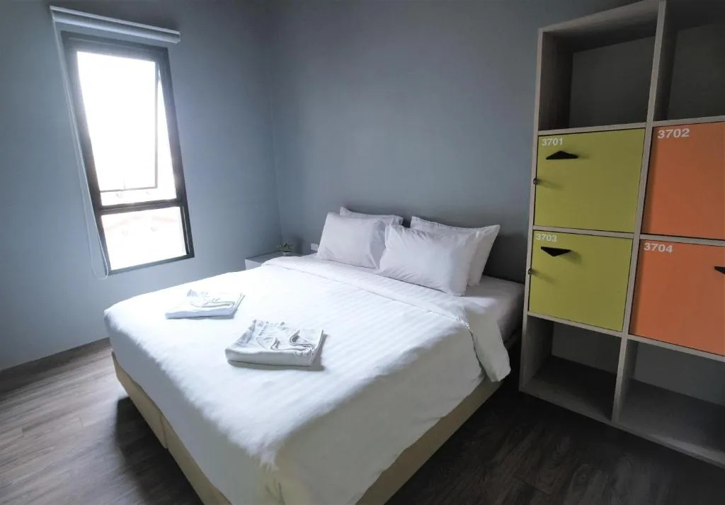 Standard (Female Only) Double room (full double bed)