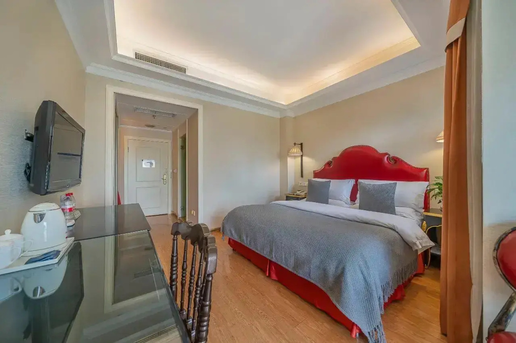 Sunshine Elegant Double room (full double bed)