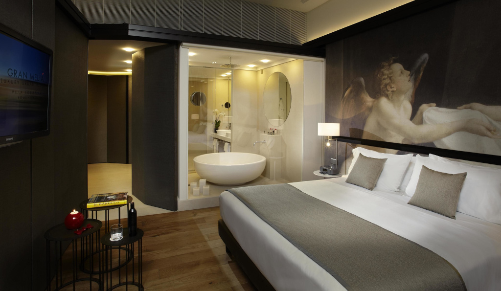 Vatican Double Suite (full double bed)