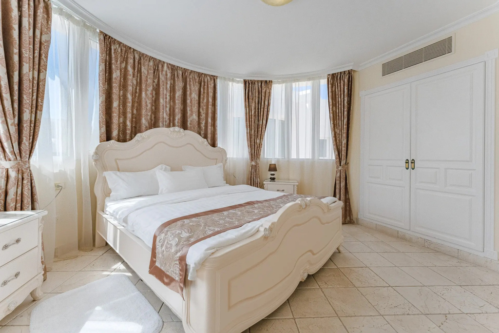 Royal Quadruple Suite