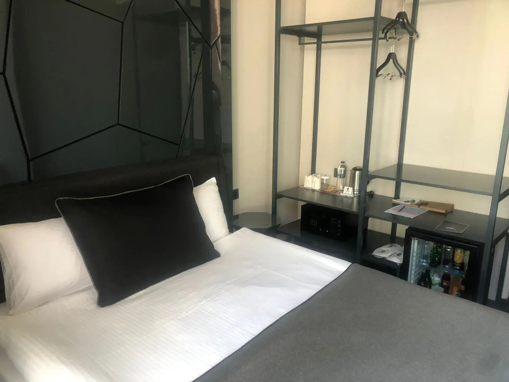 Indoor view Double room (full double bed)