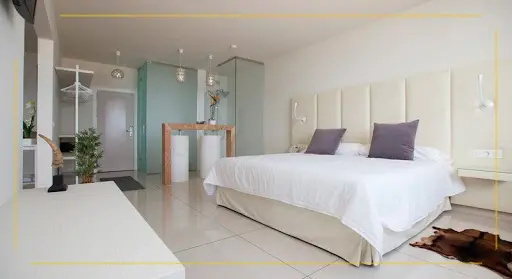 Double Junior Suite with sea view full double bed