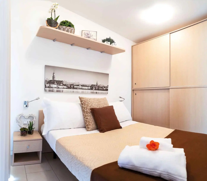 2 Bedrooms Mobile Home