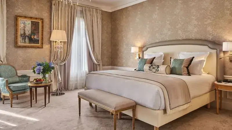 Prestige Double Suite Rue de la Paix View (full double bed)
