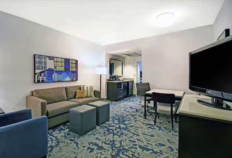 Embassy Suites by Hilton Charleston Hotel - Chambres