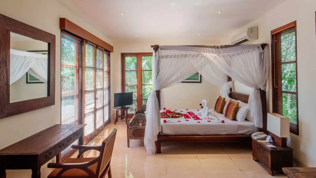 4 Bedrooms Pool Villa with garden view