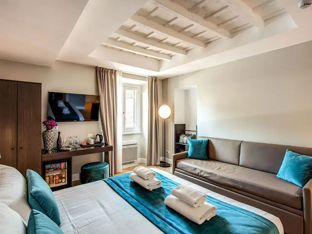 Double Junior Suite (full double bed)