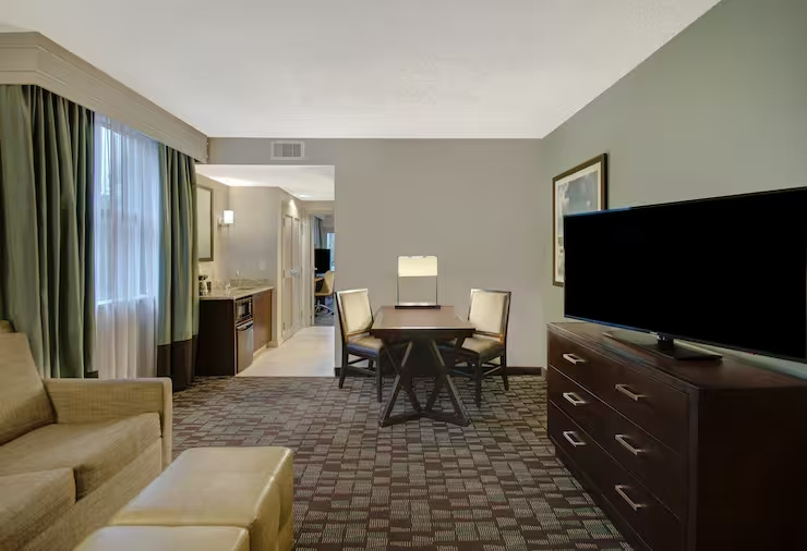 Embassy Suites by Hilton Jacksonville Baymeadows - Chambres