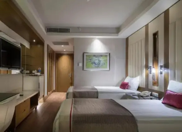 Superior Double room with side sea view (twin beds)