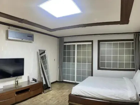 Couple No View Double room (full double bed)