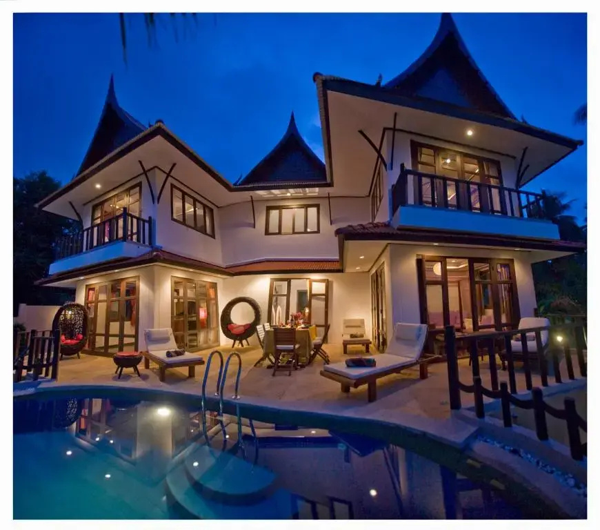 Paradise Island Estate