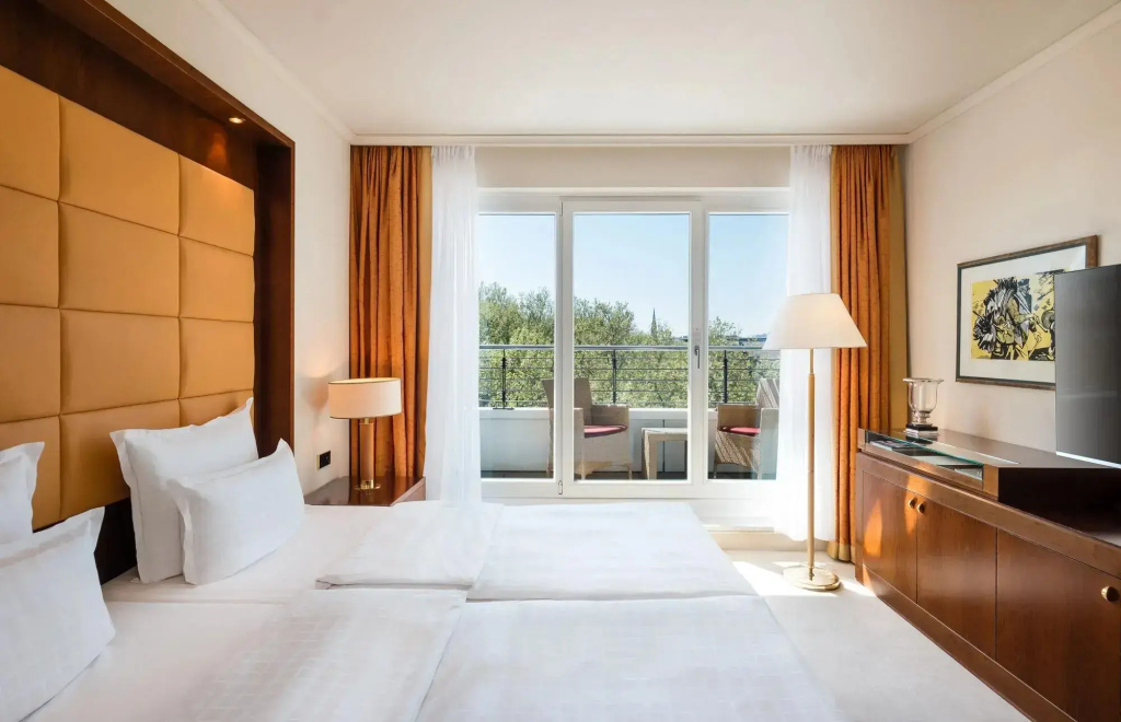 Corner Double Penthouse Suite (full double bed)