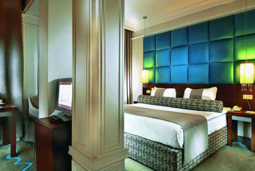 Double Junior Suite (full double bed)