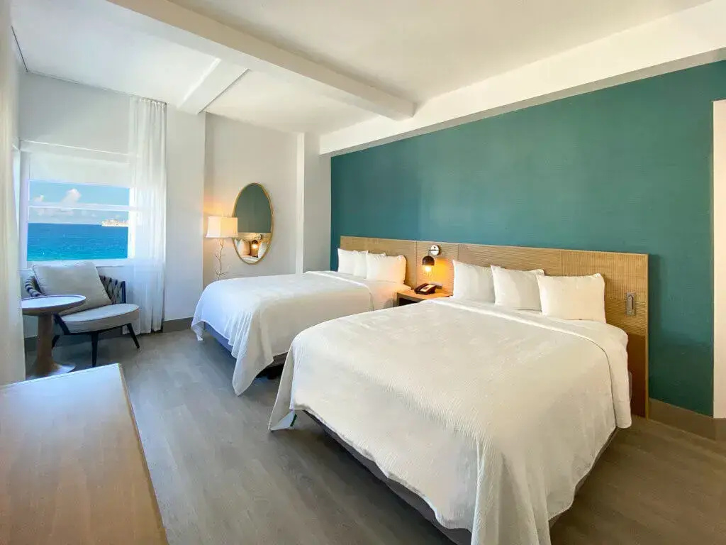 Marseilles Beachfront Hotel - Chambres