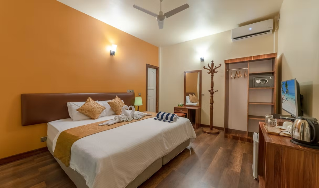 Double room (full double bed)