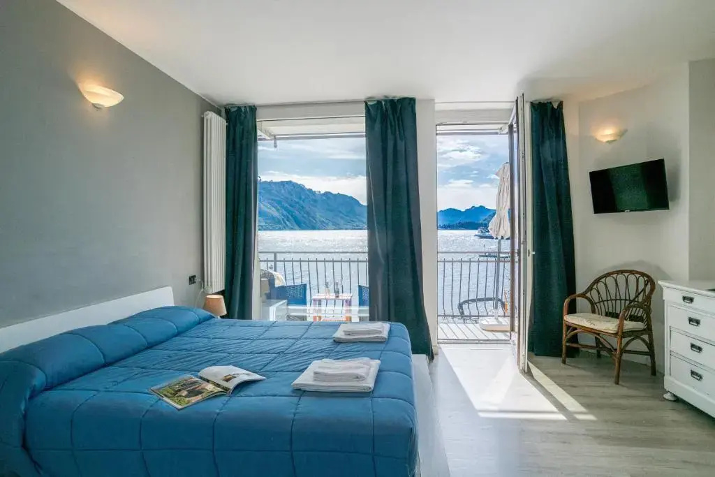Apartment with lake view