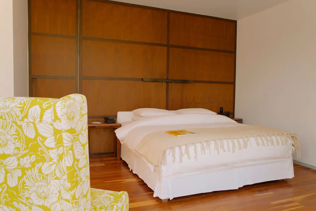 Top Double Suite (full double bed)