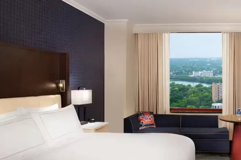 1 Bedroom Travis Double Suite (full double bed)