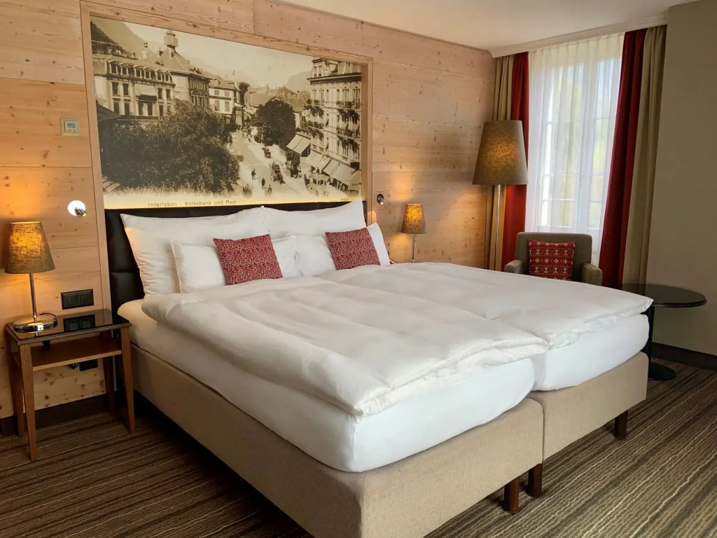 Medium Double room with balcony (full double bed)