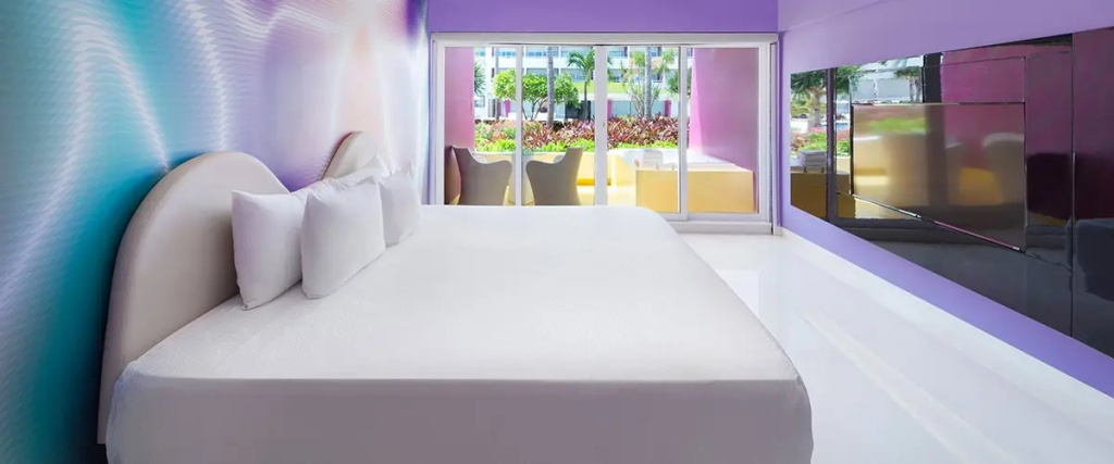 Plush Jacuzzi Double room (full double bed)
