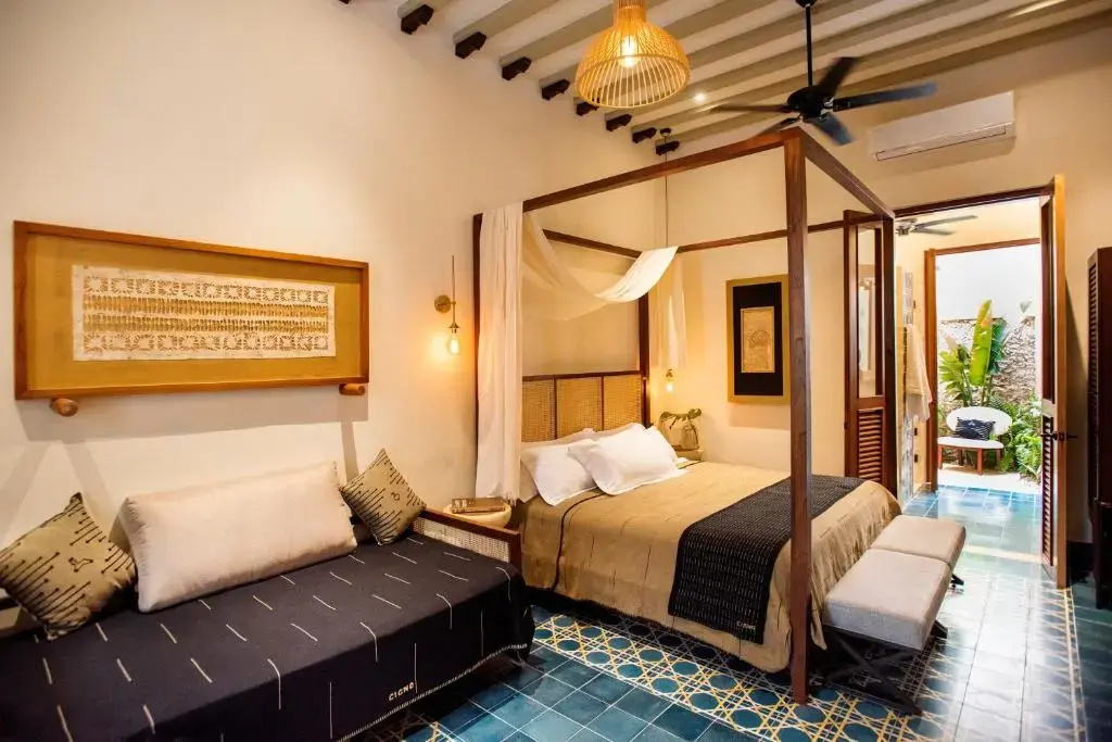 Plunge Pool Double Suite with partial view full double bed