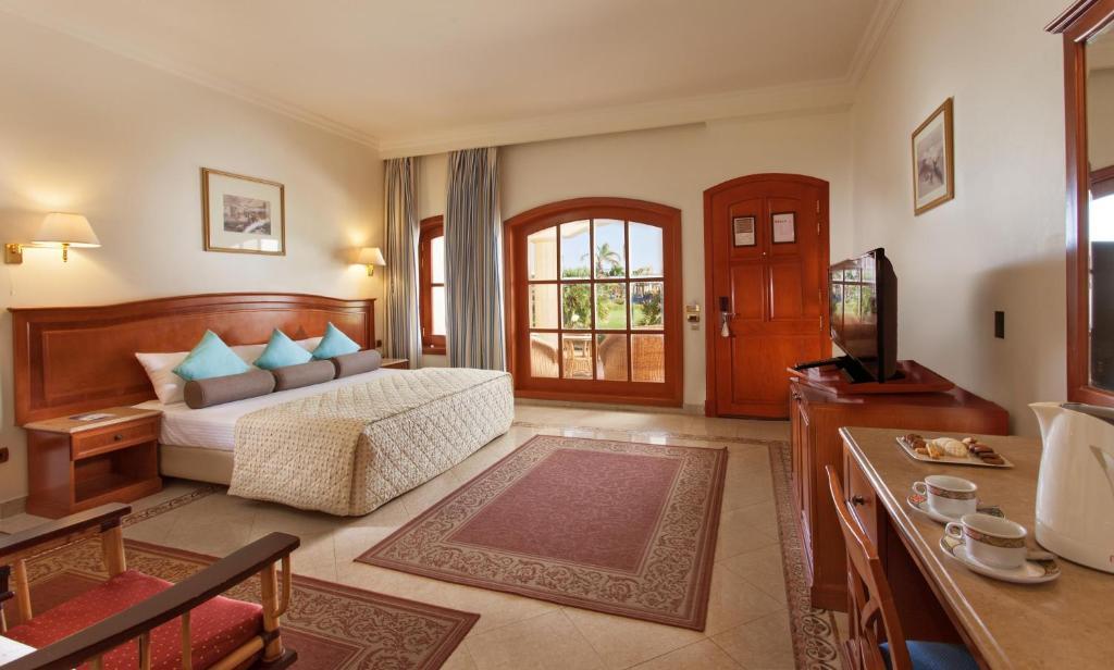 Двухместный номер Deluxe двуспальная кровать в Pickalbatros Golf Beach Resort