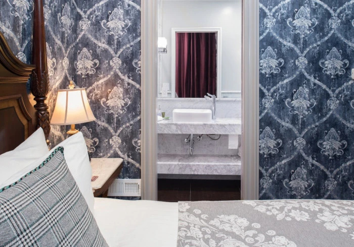Petite Double room (full double bed)