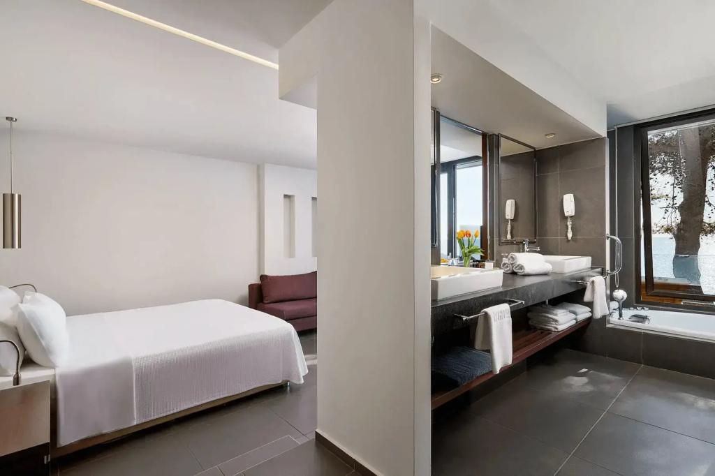 Spa Double Junior Suite seafront (full double bed)