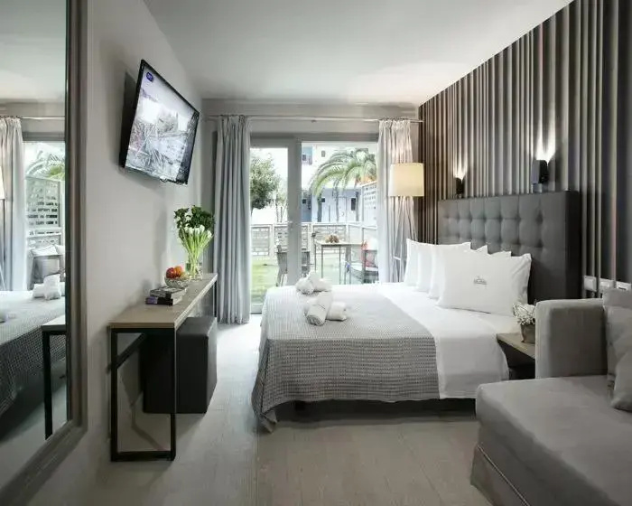 With Verandah Family Ground Floor Studio