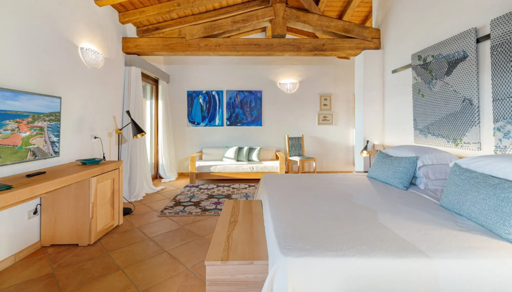 Sea View Double Suite (full double bed)