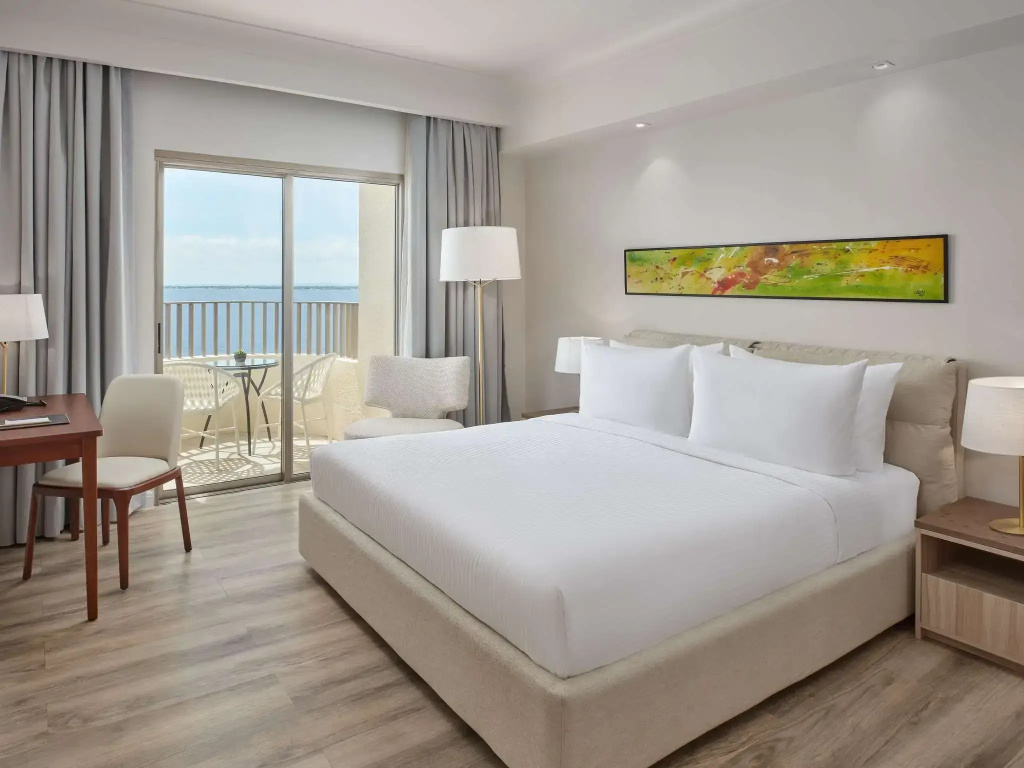 Movenpick Hotel Mactan Island Cebu - Tap to explore photos