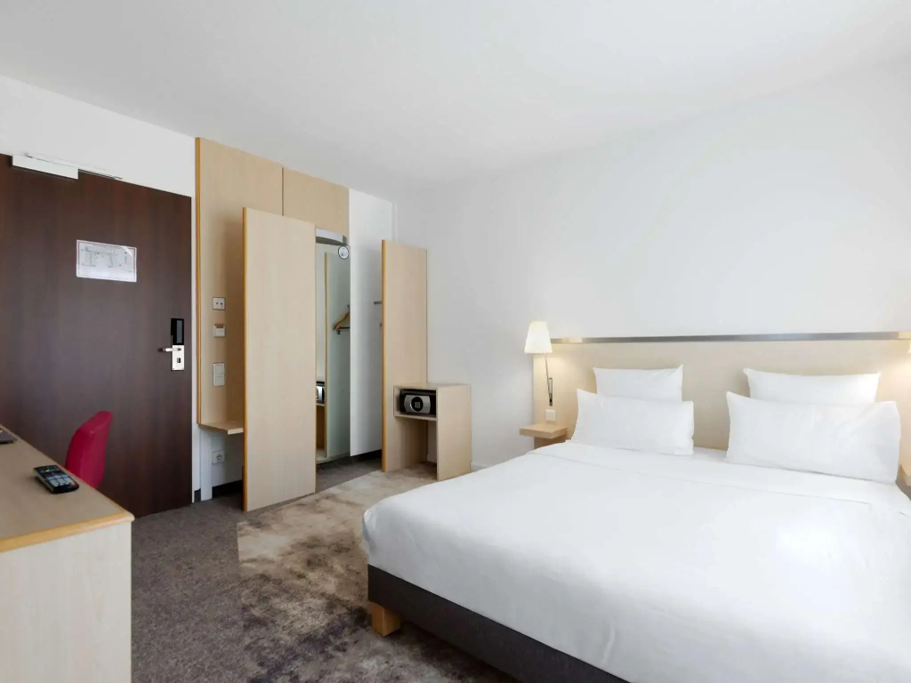 Standard Double room (full double bed)