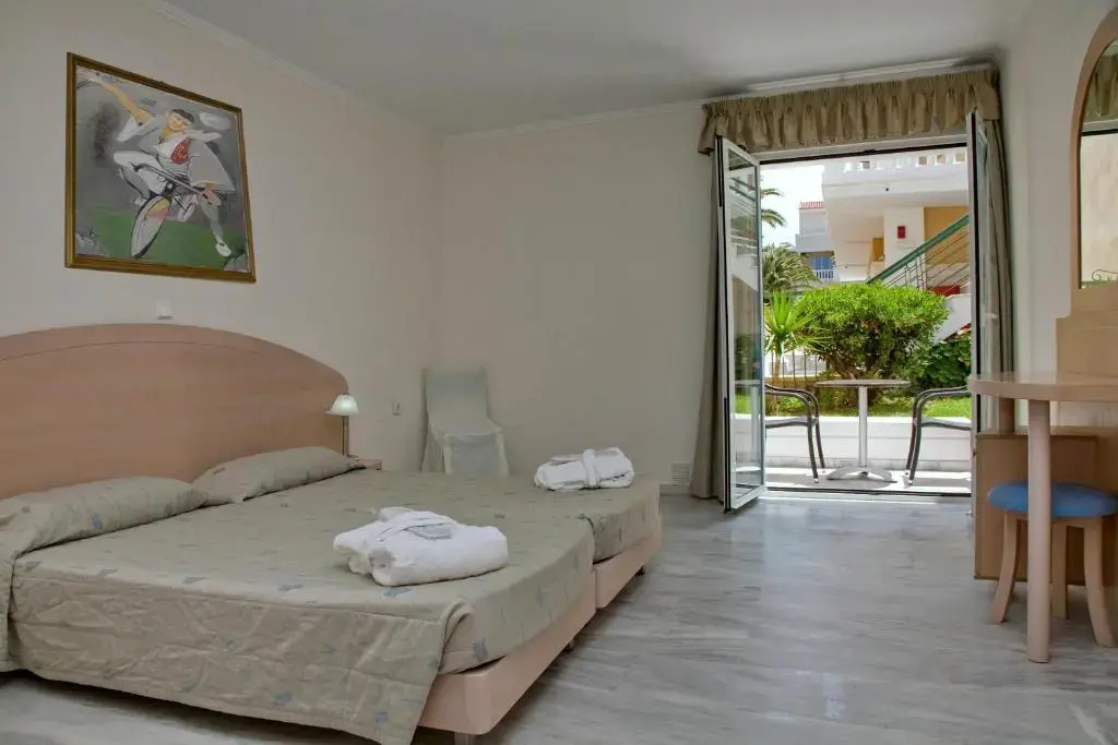 2 Bedrooms Family room