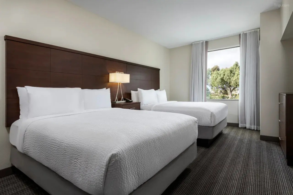 Staybridge Suites Carlsbad by IHG - Chambres