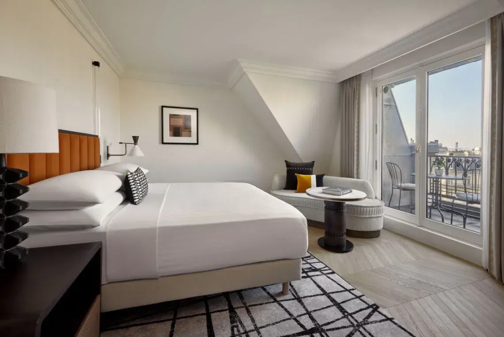 1 Bedroom Champs-Elysees Signature Double Suite with balcony (full double bed)