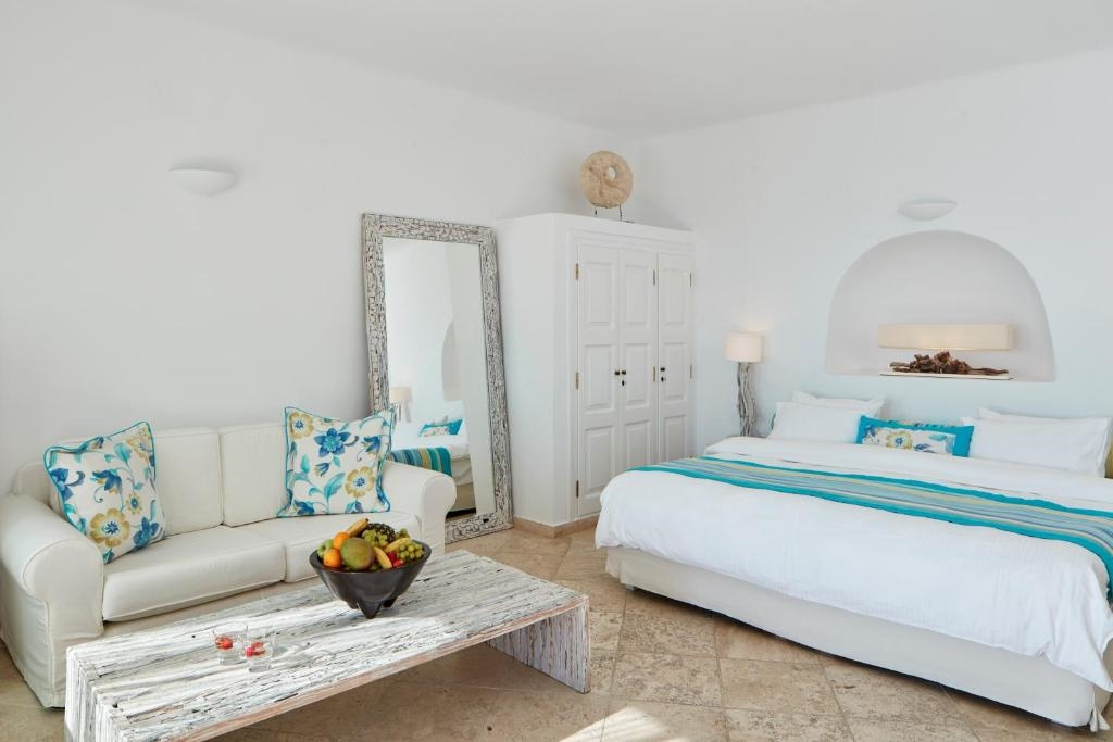 Honeymoon with Jacuzzi Double Suite Sea View (full double bed)