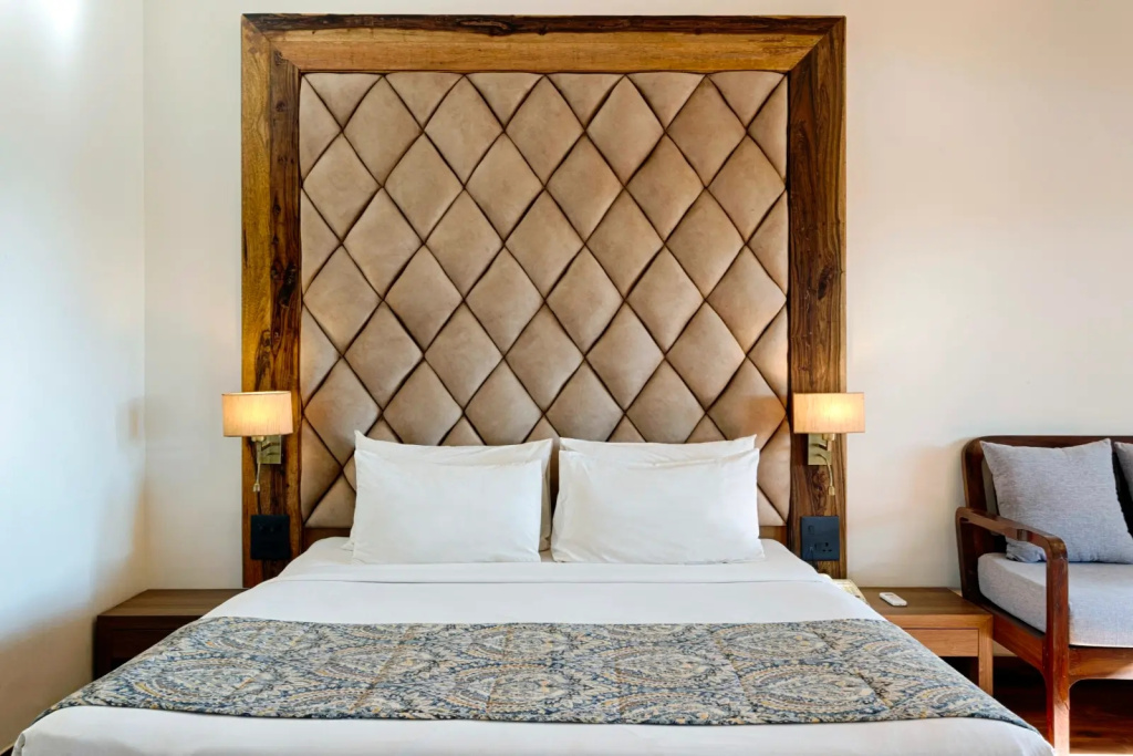 Premium Double room with river view (full double bed)