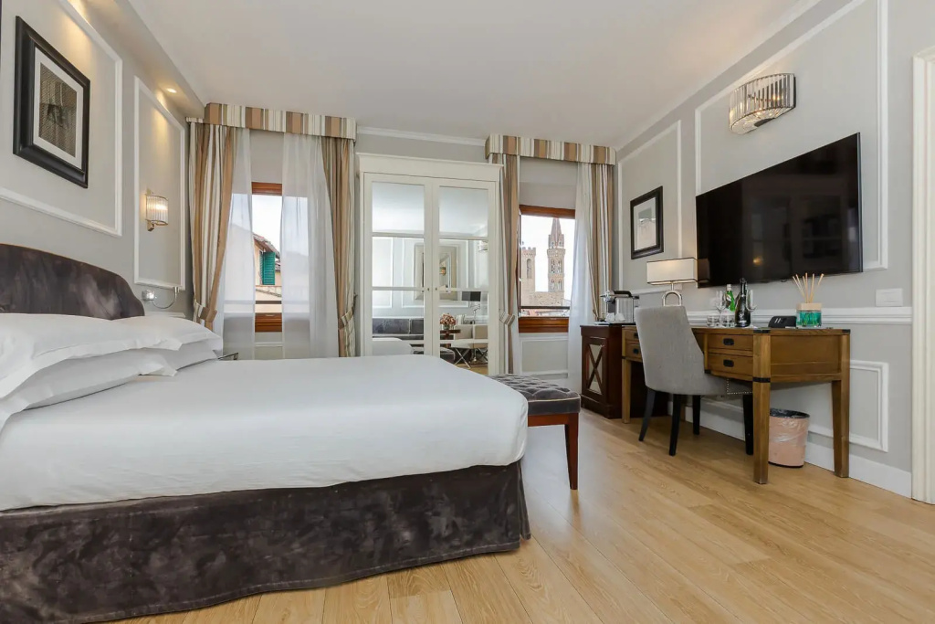 Prestige with the Dome of the Cathedral View Double room with balcony (full double bed)