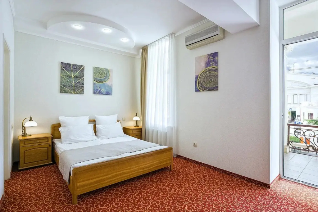 2 Bedrooms Family Double room with balcony (full double bed)