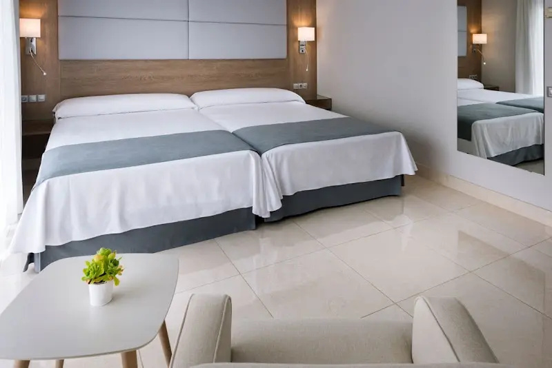 Mediterráneo Bay Hotel & Resort - Chambres