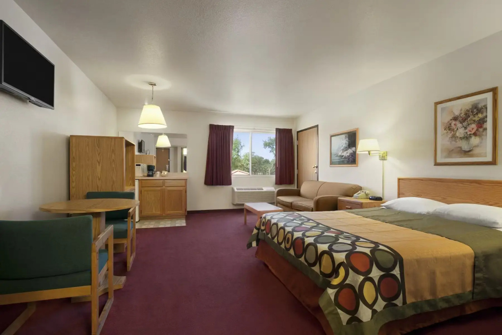 Double Studio Suite (full double bed)