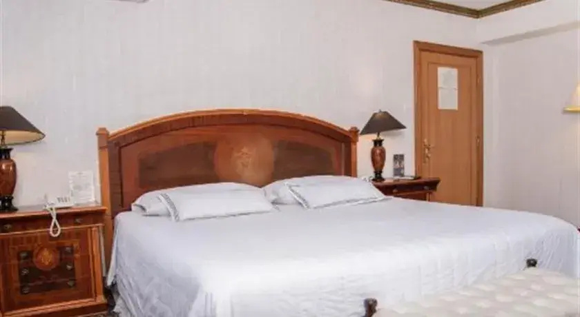 Presidential Double Suite (full double bed)